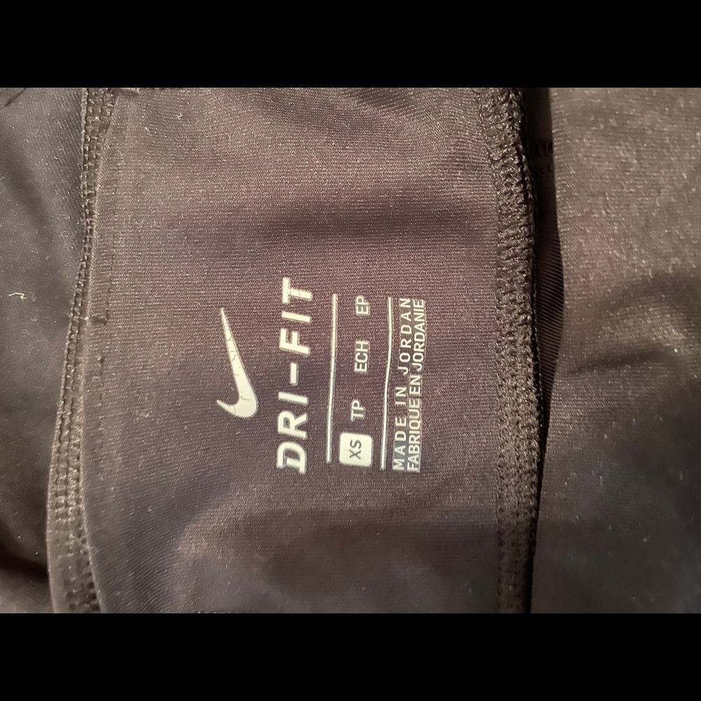 black nike leggings - Picture 3 of 3
